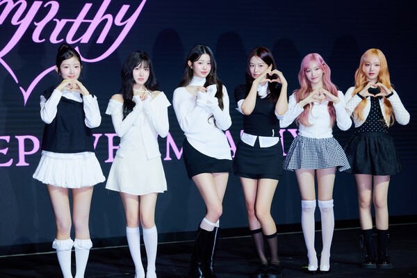 아이브, 활동은 끝나도 인기는 멈추지 않는다…'레블 하트' 여전히 차트점령