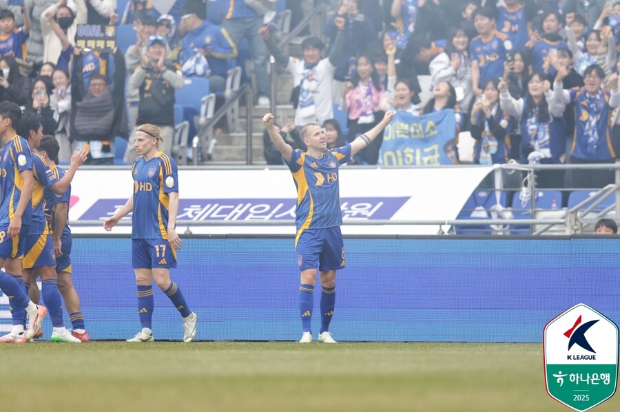 [현장 REVIEW] “난 롱볼 축구 싫어한다” 김판곤의 울산, 전북 1-0 제압…2연승 질주 ‘보야니치 환상골’