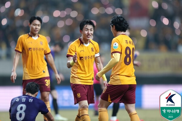 ▲ 광주FC가 아사니의 두 골로 FC안양에 2-1로 이겼다. ⓒ한국프로축구연맹