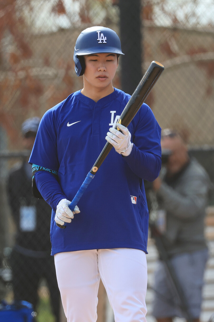 ▲ 미국프로야구 메이저리그(MLB) 첫 시즌을 준비하는 로스앤젤레스 다저스 김혜성이 17일(현지시간) 다저스 스프링캠프가 열리고 있는 미국 애리조나주 글렌데일 캐멀백 랜치에서 라이브 배팅하고 있다. ⓒ연합뉴스