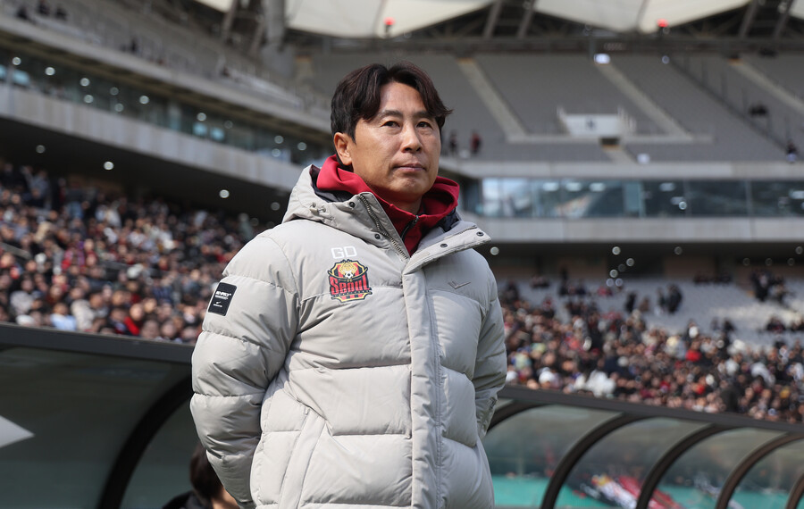 환경이 도와주지 않은 무승부…김기동 감독 "린가드, 잔디에 걸려 발목 부상 당할 수 있었다"