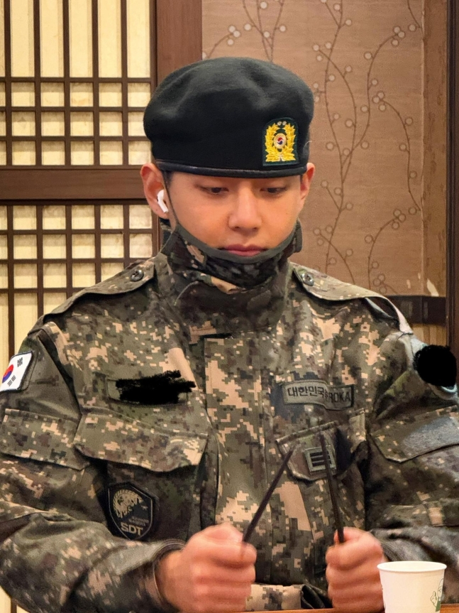 BTS 뷔, '강철부대' 나온 특수부대서 특급 전사 됐다 "갈비뼈 한번 나가" 깜짝 근황[전문]