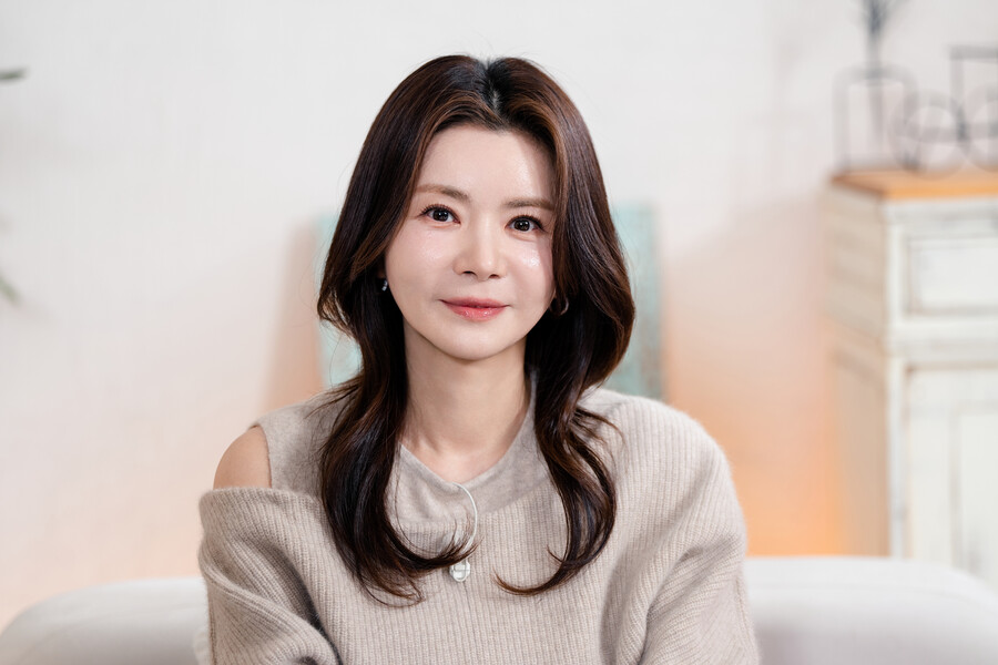 장서희 "'솔로라서' 보며 울었다…점 찍으면 힘 날듯" 첫 리얼예능
