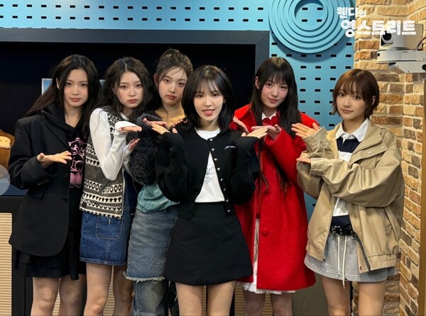 키키, 라디오 데뷔로 시청자 사로잡다…'젠지美'로 접수
