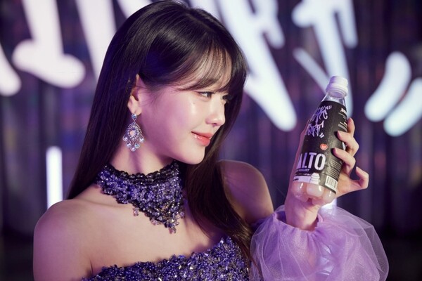 장원영, 베트남 F&B 브랜드 앰배서더 발탁…전 세계 홀린 '러키비키' 신드롬