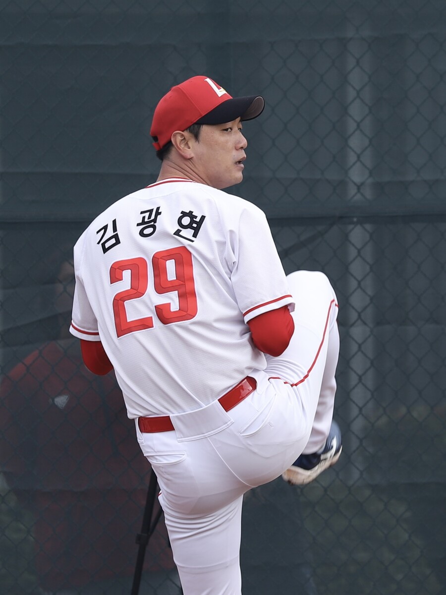 ▲ 부진했던 지난해를 잊고 새 출발을 다짐하고 있는 SSG 에이스 김광현 ⓒSSG 랜더스
