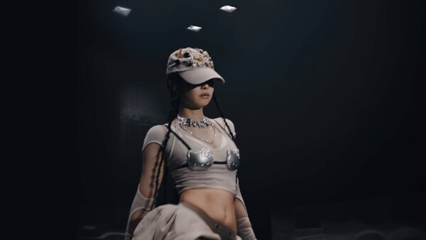제니, 속옷을 겉에 입어도 매력적…"라이크 제니"