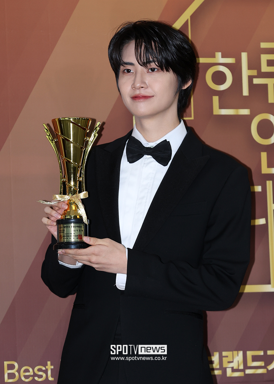 [단독]이진혁, FA 됐다…빌엔터테인먼트와 전속계약 종료