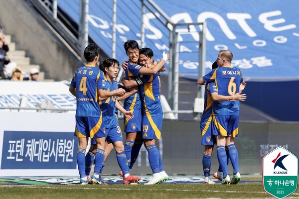 ▲ 울산 HD 스트라이커 허율이 제주 SK전에서 2골을 넣으며 2-0 승리에 기여했다. ⓒ한국프로축구연맹
