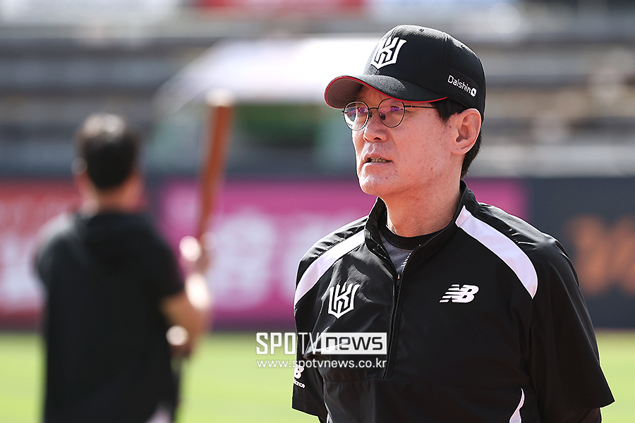 ▲ 이강철 kt 감독은 “선발 오원석이 초반 긴장해서 다소 흔들렸는데, 이후 좋아지는 모습을 보였다. 계속 지켜보겠다”고 평가했다. ⓒ곽혜미 기자