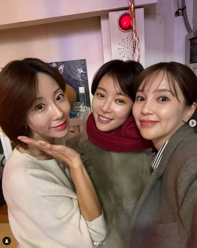 아유미 "'배용준♥' 박수진도 보고싶다"..황정음·육혜승과 20년만에 뭉친 인증샷