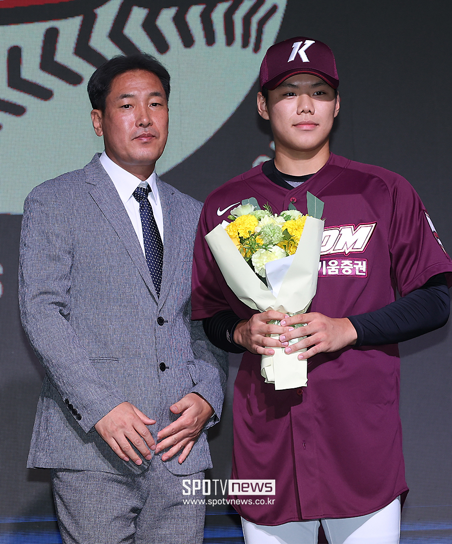 ▲ 키움은 김윤하를 2024 신인 드래프트 1라운드 9순위로 지명했다 ⓒ 곽혜미 기자