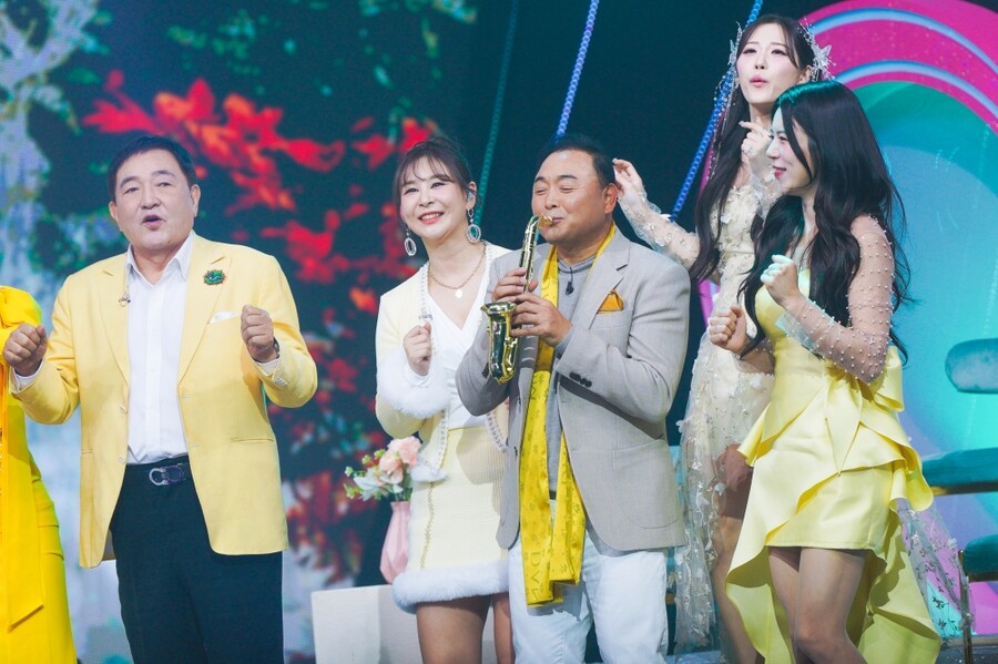 "하루아침에 희귀병 발병" 이봉주, 4년 투병 끝 '해뜰날' 열창('미스쓰리랑')