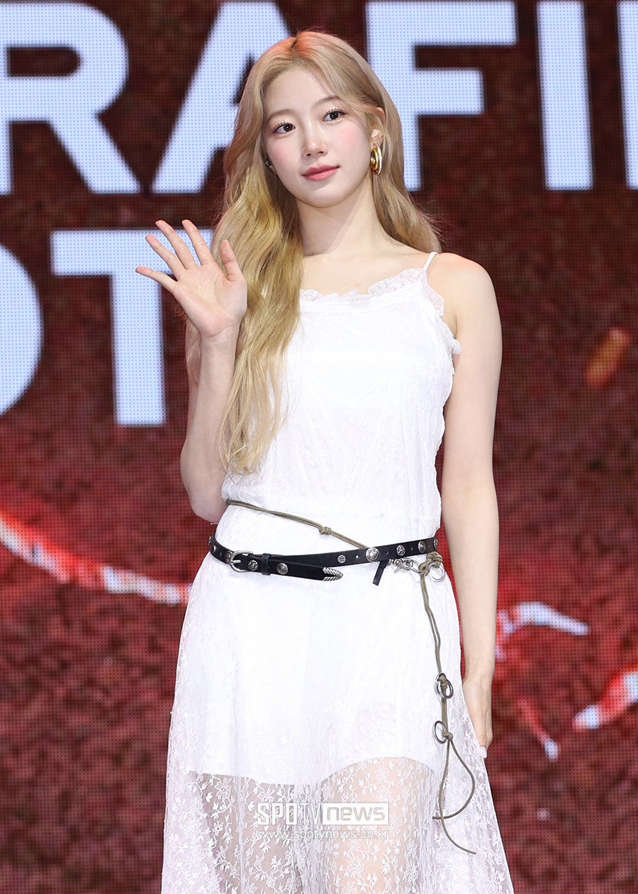 [포토S] 르세라핌 카즈하, '여신이세요?'