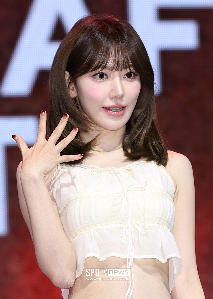 [포토S] 르세라핌 사쿠라, '더 예뻐졌어~'