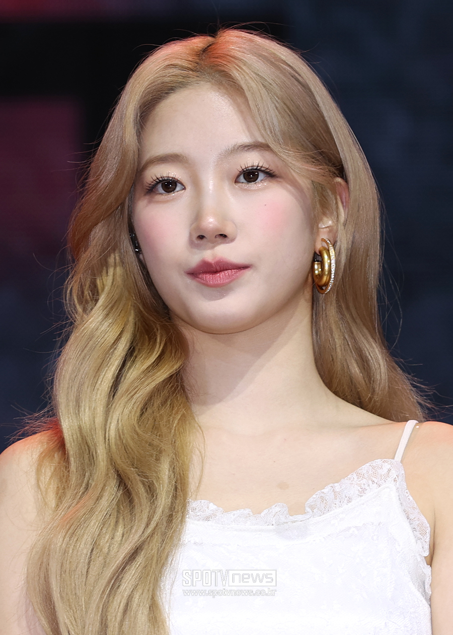 [포토S] 르세라핌 카즈하, 클로즈업을 부르는 얼굴