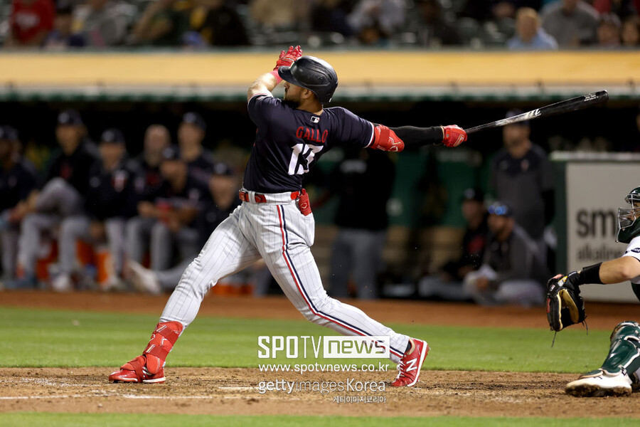 ‘이게 현실이 되다니’ MLB 208홈런 타자, 깜짝 투수 전향 선언… 역대급 트랜스포머 탄생하나