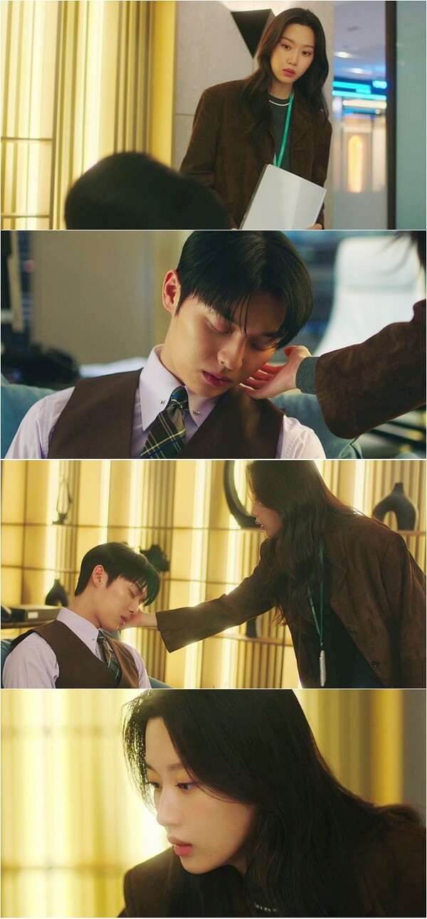 '흑염룡' 문가영♥최현욱, '딸기염룡커플' 손 베개 투샷 공개