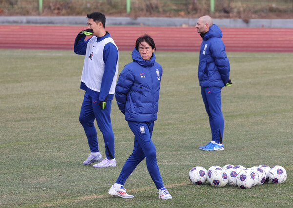 ▲ 축구대표팀은 17, 18일 고양종합운동장 보조경기장에서 훈련한다. 17일은 전면 공개였지만, 18일은 비공개 훈련이다. 19일은 고양종합운동장에서 공식 훈련에 나선다.  ⓒ연합뉴스