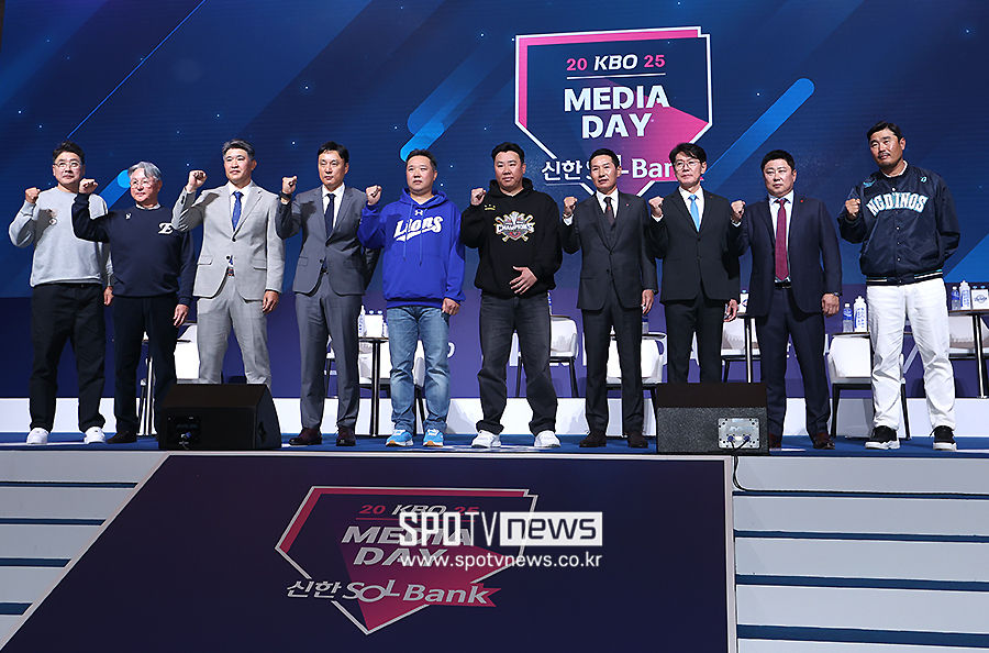 ▲ 키움 홍원기 감독 한화 김경문 감독 SSG 이숭용 감독 두산 이승엽 감독 삼성 박진만 감독 KIA 이범호 감독 LG 염경엽 감독 KT 이강철 감독 롯데 김태형 감독 NC 이호준 감독 ⓒ곽혜미 기자