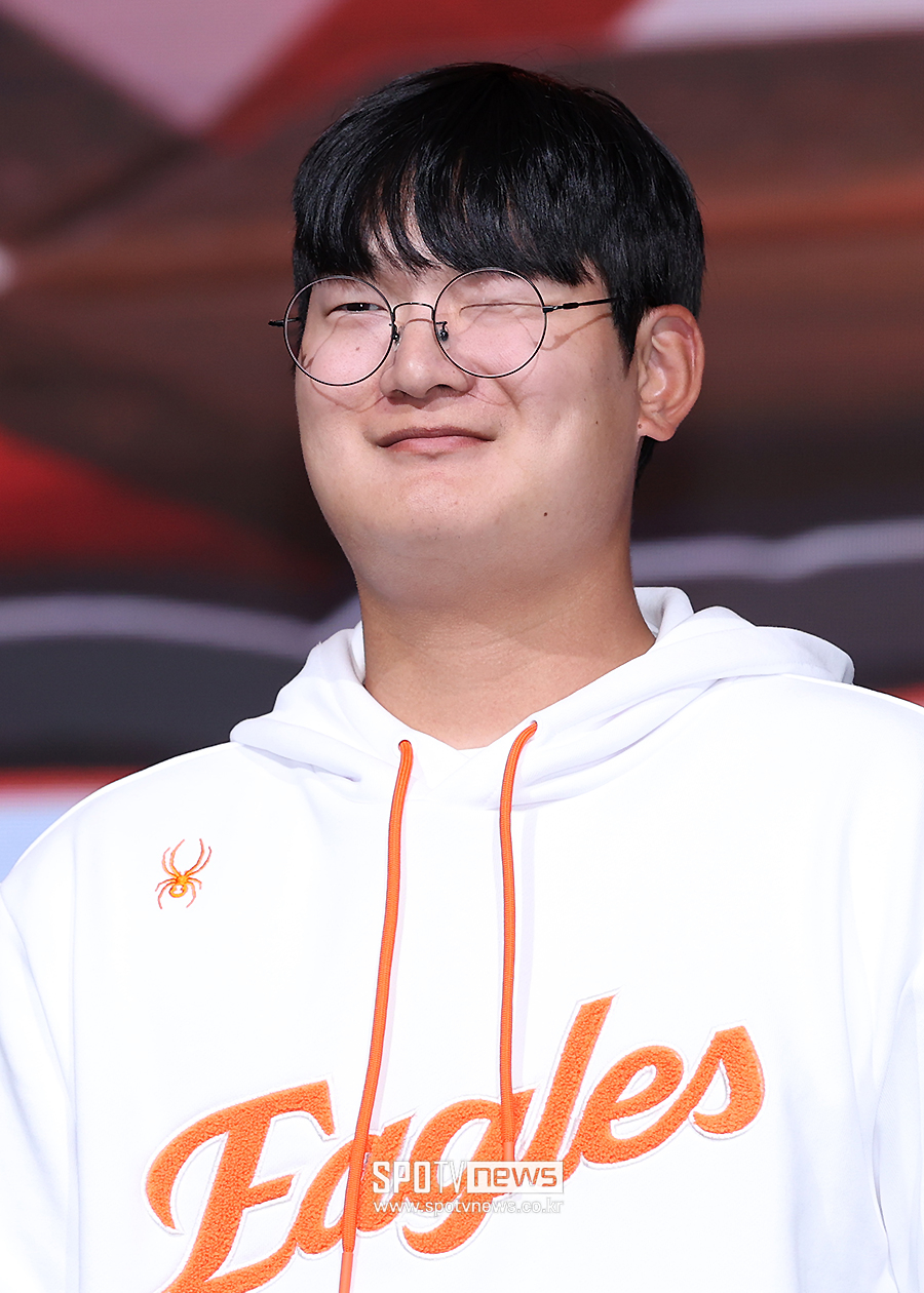 한화 156km 영건은 왜 '입수 공약' 걸었나…포수 레전드는 "팬 1000명과 놀이공원에" 약속, 10개 구단 공약 '각양각색'