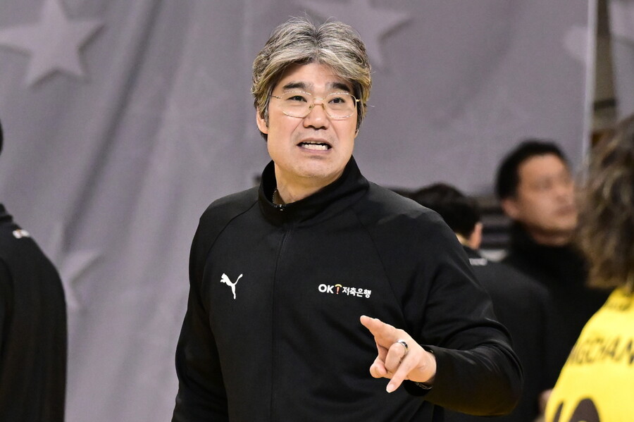 준우승→꼴찌 추락…오기노 감독 자진사퇴, OK저축은행 "빠르게 새 감독 선임"