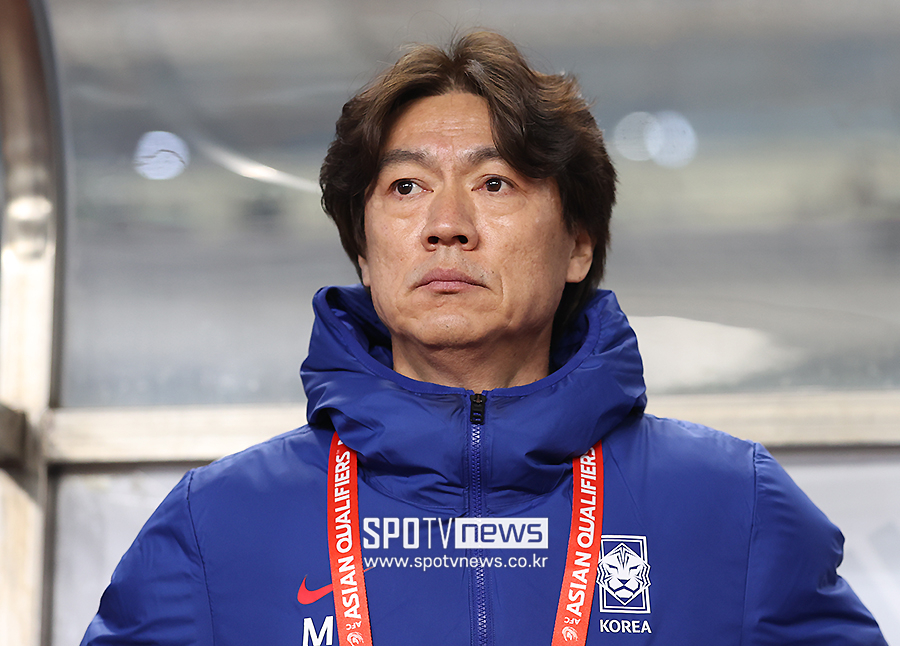 ▲ 홍명보 감독은 김민재의 몸상태를 지난해부터 걱정했던 것으로 보인다. 그는 "작년부터 계속 부상 신호가 있었고, 우린 충분히 인지하고 있었다"며 "이번에 중요한 경기라고 해서 데리고 하는 건 대표팀 선수 보호 차원에 맞지 않아 과감히 휴식을 줬다"라고 답답함을 표했다.  ⓒ곽혜미 기자