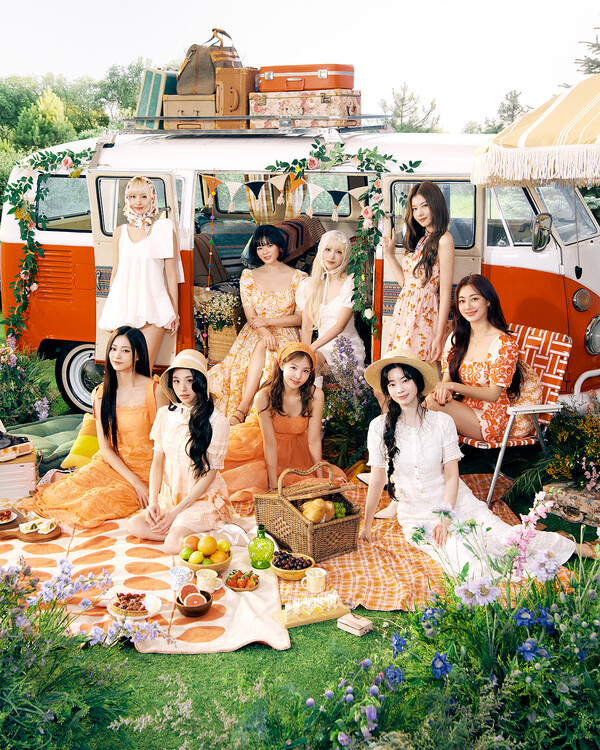 트와이스, 5월 日 베스트앨범 '#트와이스5' 발표…싱그러운 봄 생기 머금은 비주얼