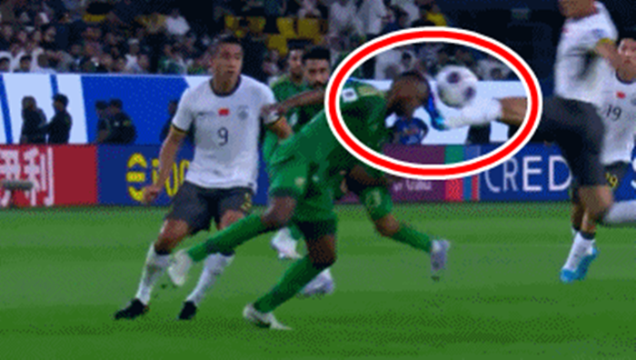 '살인 쿵푸킥' 중국 항의 "소림축구라 하지마"…中 팬들은 "집단 조롱 아니야, 진실을 말하는 것" 자폭