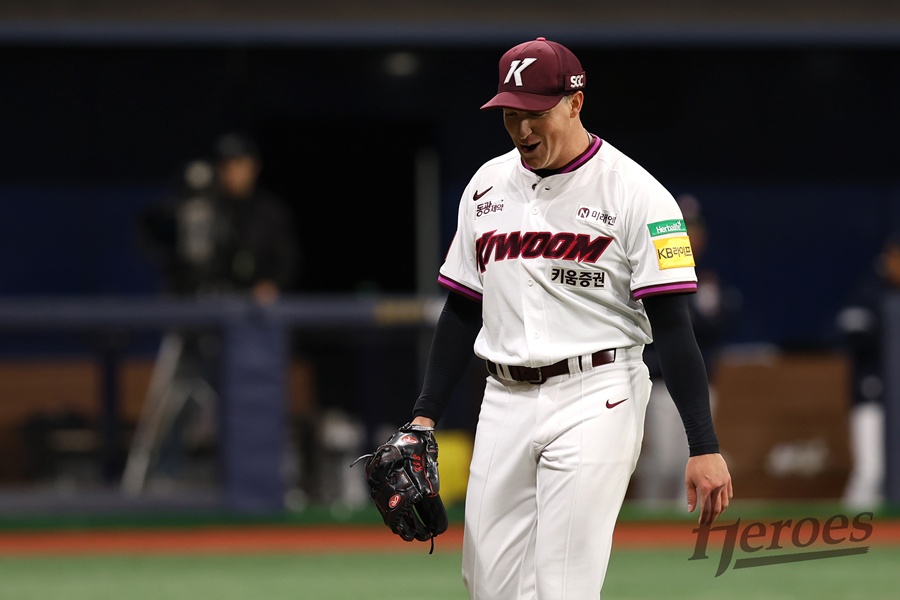 KBO 만만치 않지?…키움 로젠버그, 3이닝 8피안타 4볼넷 8실점 강판