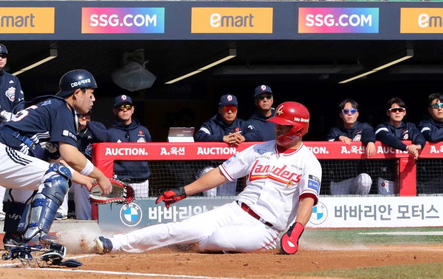 ▲ 개막전에서 두산을 6-5로 누르고 시즌 첫 승을 신고한 SSG ⓒSSG랜더스