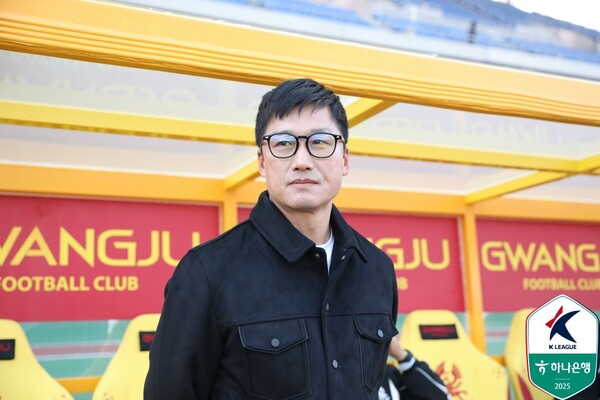 ▲ 이정효 광주FC 감독은 박병진 주심의 경기 운영이 미숙하다며 분노했다.  ⓒ한국프로축구연맹