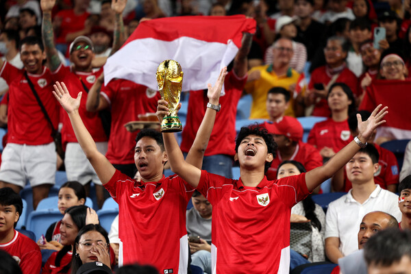 ▲ 인도네시아 축구팬들은 패트릭 클루이베르트 감독의 호주전 1-5 대패에 분노했다. 신태용 감독의 이름을 외치는 등 혼란에 빠진 모습이다. ⓒ연합뉴스/REUTERS
