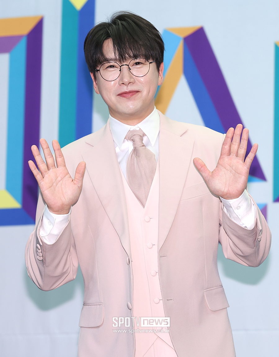 [포토S] 춘길(모세), '트로트 가수로 인사드려요'