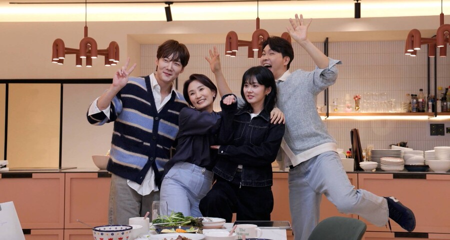 최진혁, 박경림 母 울린 사연은?…"19세 때부터 봐 온 사이"('4인용식탁')