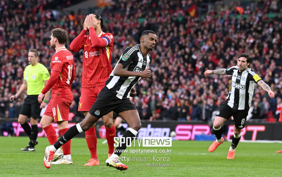 "리버풀 윈도쇼핑 명가답네"→'EPL 득점 3위' 안필드 열망해도…팬심은 심드렁