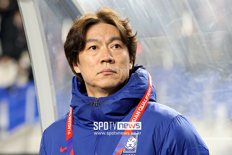 홍명보 감독 작심발언 “홈 경기 부담 크다…집중할 수 없는 분위기”
