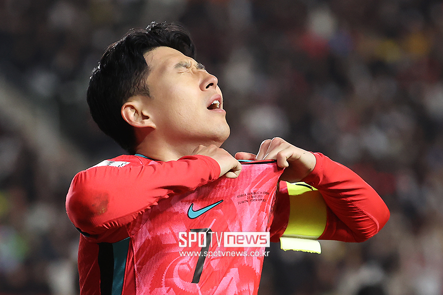 "핑계 대지 마라" 손흥민 작심 발언에 분노한 축구 팬들 '갑론을박'...잔디 문제가 결과를 덮어줄 수는 없었다