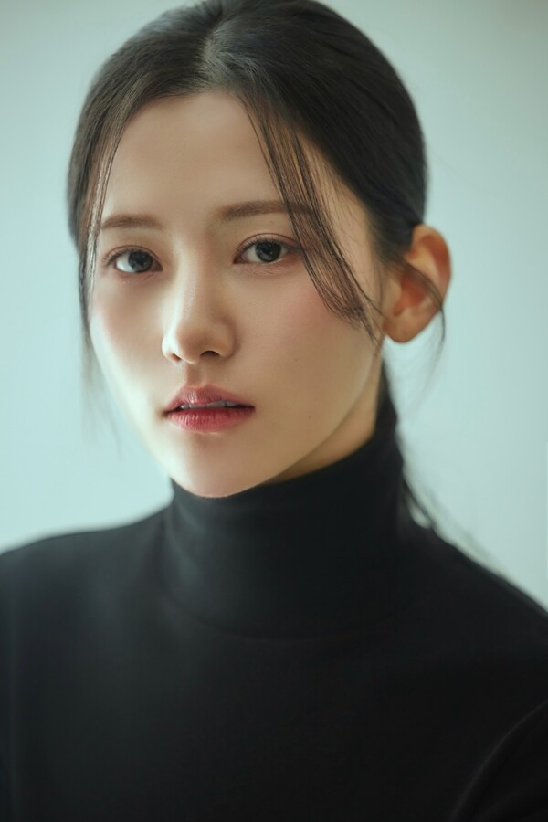 ▲ 팬스타즈컴퍼니와 전속계약을 맺은 최유빈. 제공|팬스타즈컴퍼니