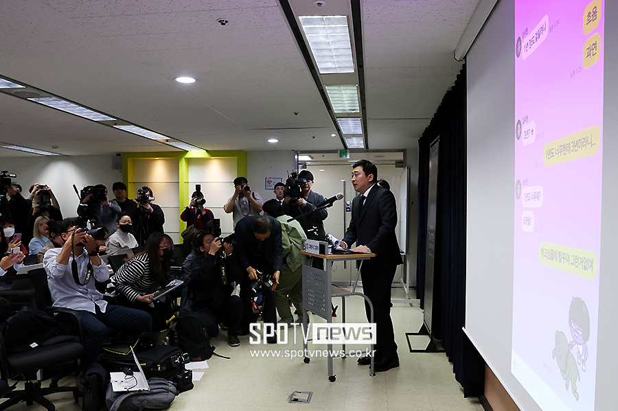 故김새론 유족 측 "김수현에 대한 과도한 비난 자제해주길"
