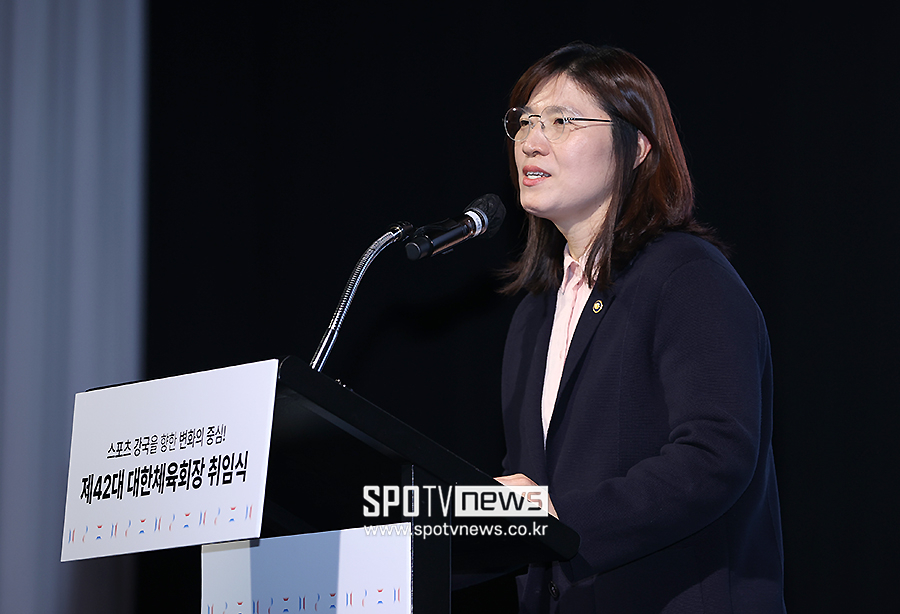 [포토S] 축사 하는 장미란 문체부 2차관