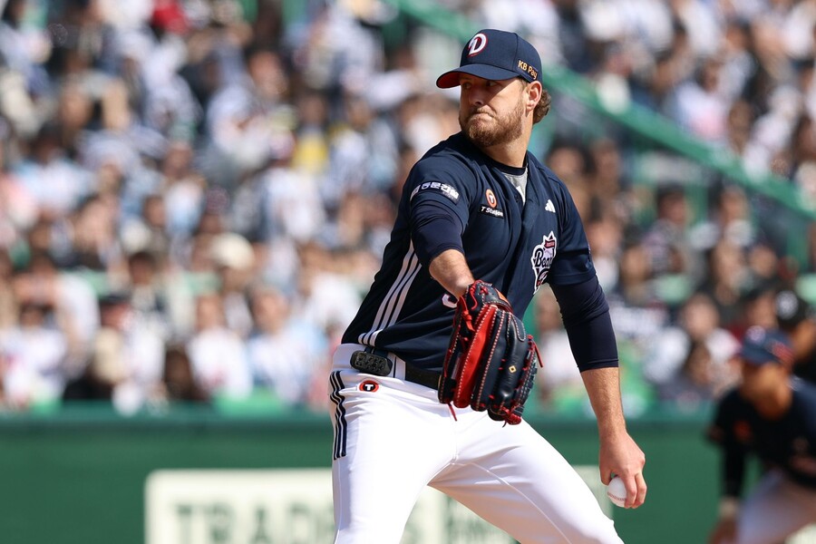이게 MLB 28승 클래스! 콜어빈, 막강 삼성 타선 잠재웠다… 두산, ‘완투패’ 후라도 버틴 삼성 격파 [잠실 게임노트]