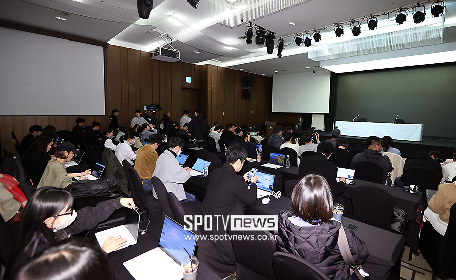 [포토S] 취재진들로 가득찬 김수현 기자회견장