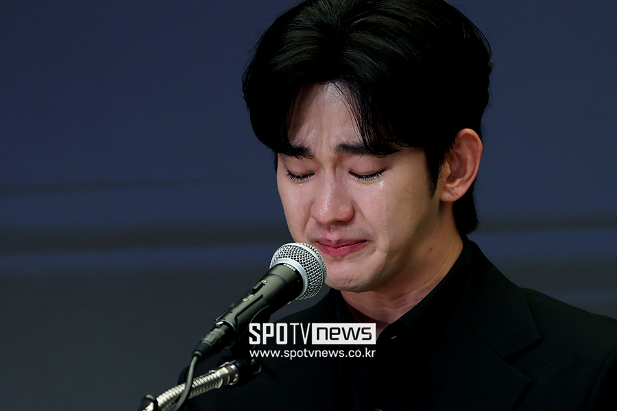 김수현 오열 기자회견, 외신도 주목했다 "韓 연예계 큰 충격"