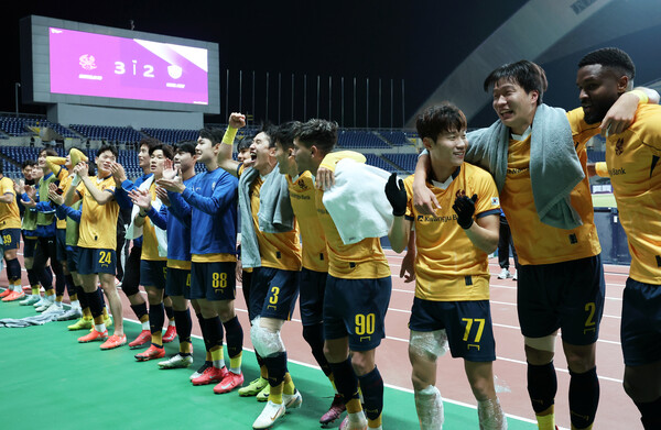 ▲ 광주FC는 이정효 감독을 중심으로 똘똘 뭉쳐 있다. K리그 유일 아시아 축구연맹 챔피언스리그 엘리트(ACLE) 8강에도 진출했다. ⓒ연합뉴스