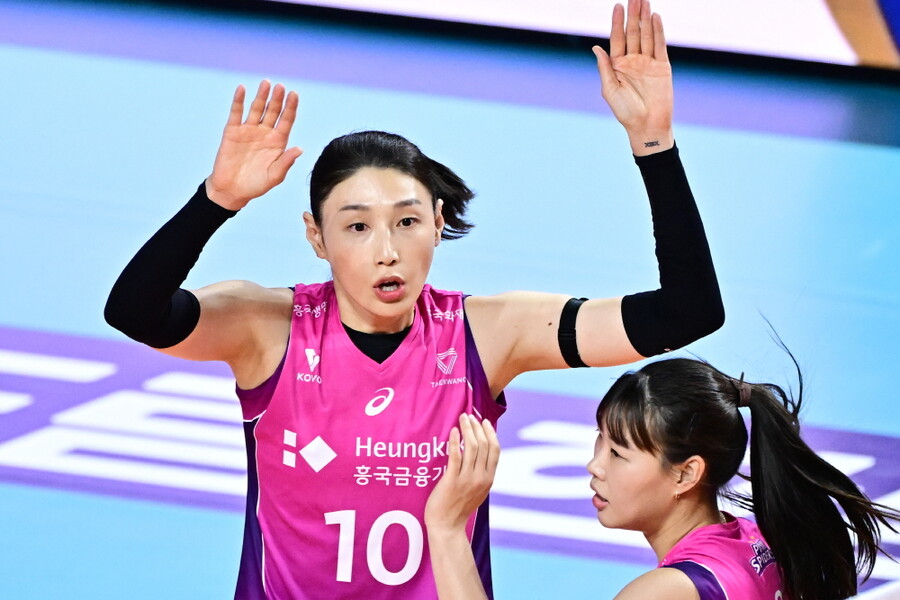▲ 김연경은 이제 1승만 추가하면 20년간 누빈 정든 배구코트를 떠난다. ⓒ KOVO
