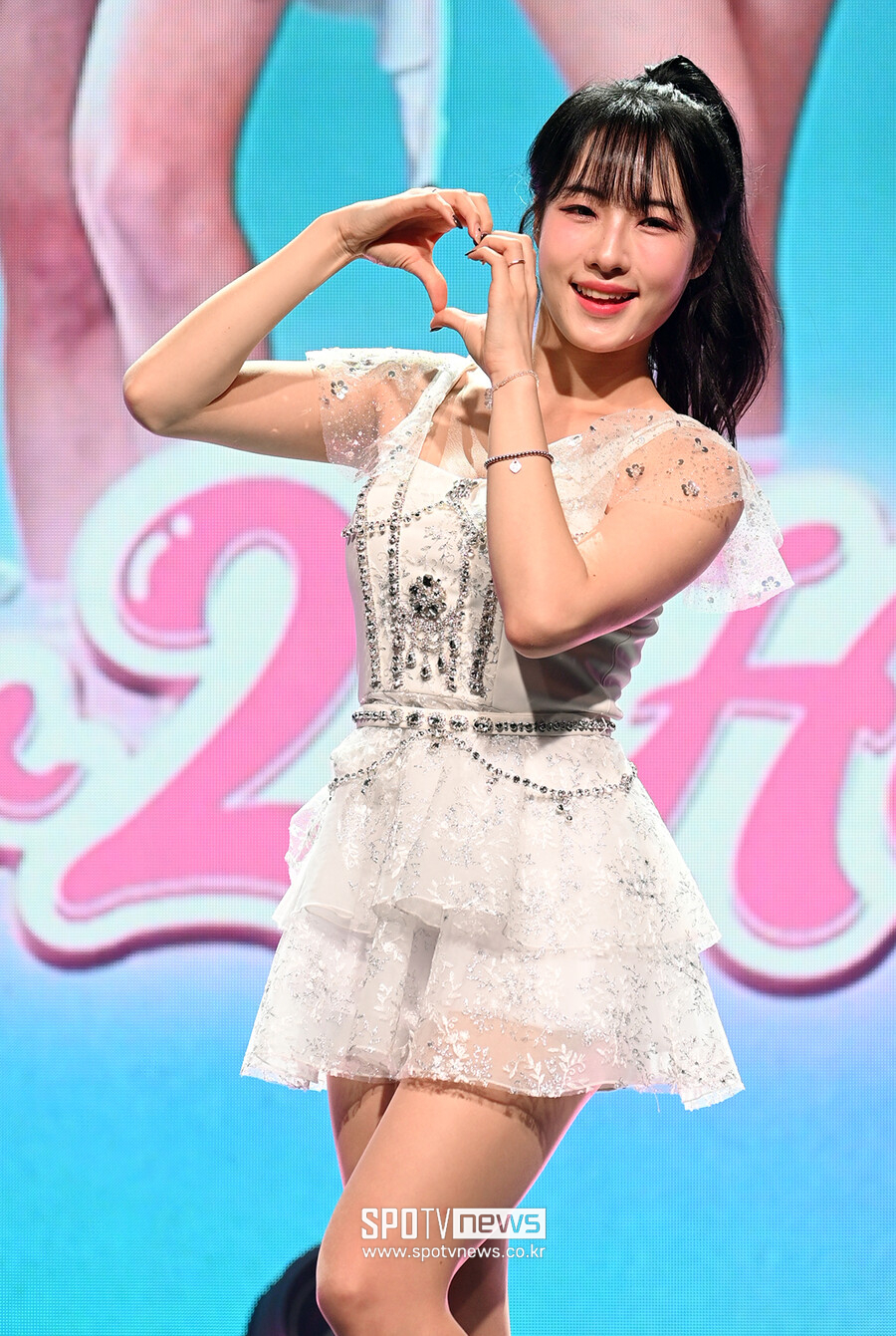 [포토] 치어리더 박민서 '대만 팬 여러분, 사랑해요'