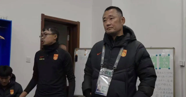 ▲ 한국의 패배가 중국에는 힘이 되는 사례가 됐다. 중국 U-17 대표팀도 대회 첫 경기에서 사우디아라비아에 1-2로 졌다. 2차전 상대가 우즈베키스탄으로 만만치 않아 열세가 점쳐진다. 그래서 중국축구협회장이 한국도 인도네시아에 질 만큼 절대 강자는 없다고 독려했으나 중국 청소년 대표는 2연패를 당했다. ⓒ 소후닷컴