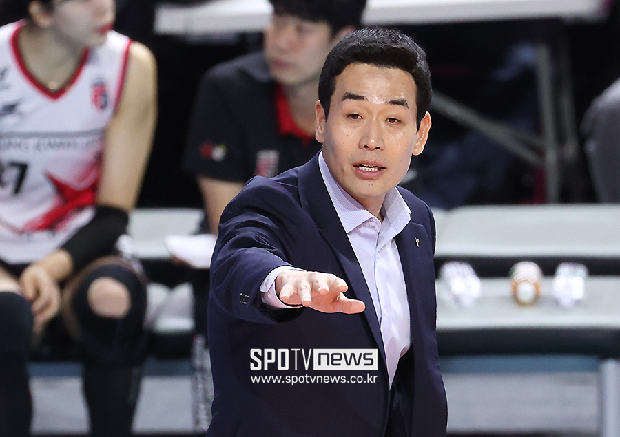 "김연경의 몸을 던지는 수비 하나가 우승을…" 적장도 감탄한 라스트댄스, 정관장 투혼에 "자랑스럽다" 박수