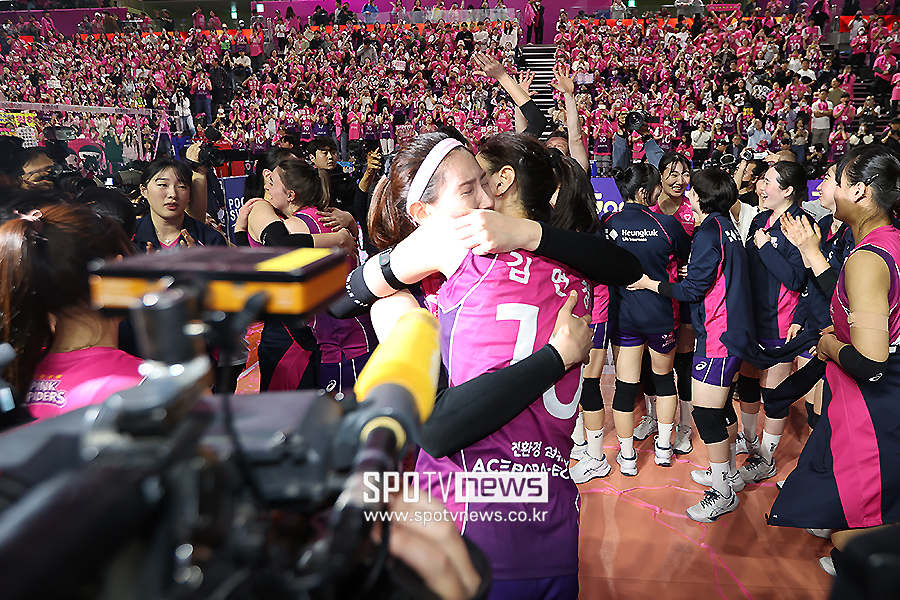 ▲ 김연경 김수지 ⓒ곽혜미 기자